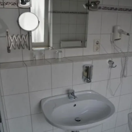 بيت ضيافة Altstadthotel-rheine 3*