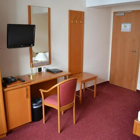 בית הארחה Altstadthotel-rheine ריין