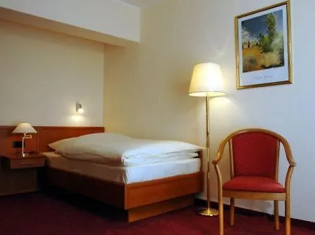 בית הארחה Altstadthotel-rheine ריין